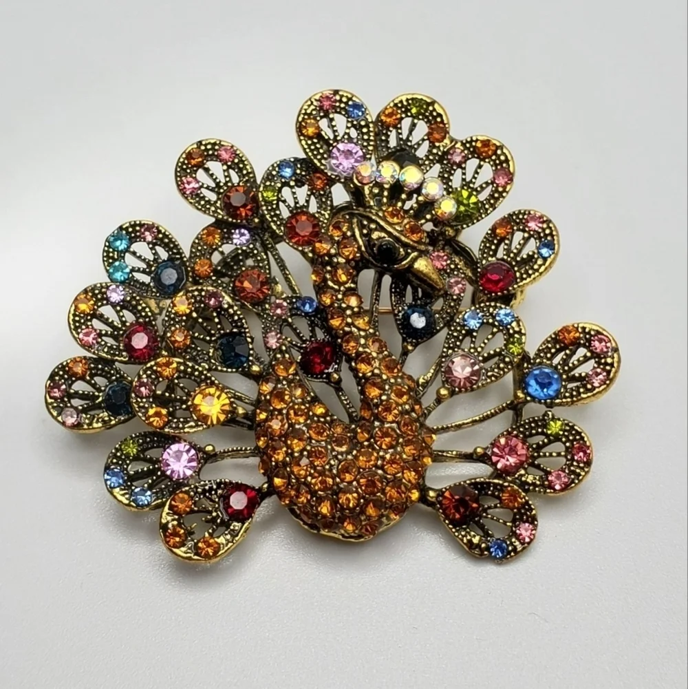 Gorgeous Peacock Gem Brooch